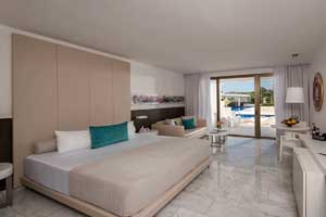 Swim Out Platinum Deluxe Rooms at Platinum Yucatan Princess
